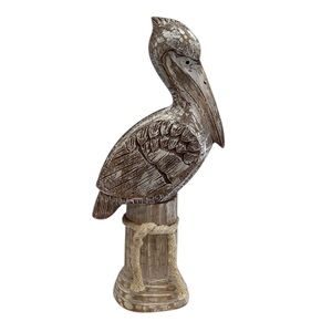 👠 Wooden Pelican Sculpture